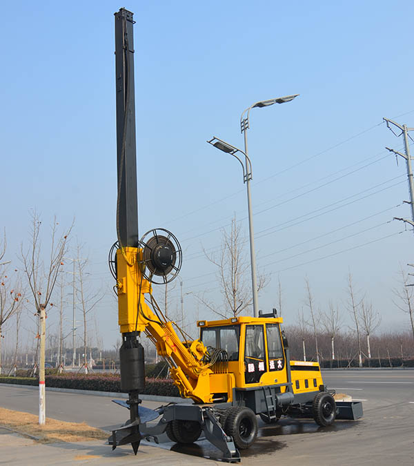 草莓视频污污污轮式旋挖机整体展示