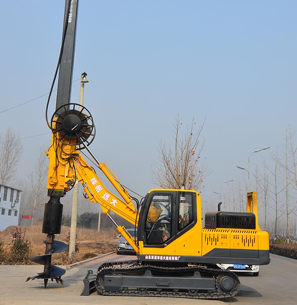 草莓视频污污污轮式旋挖机整体展示